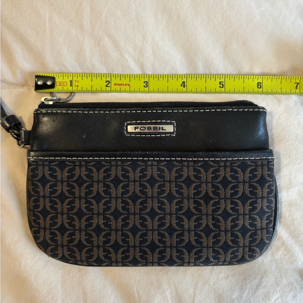 Fossil Wristlet - Picture 6 of 7